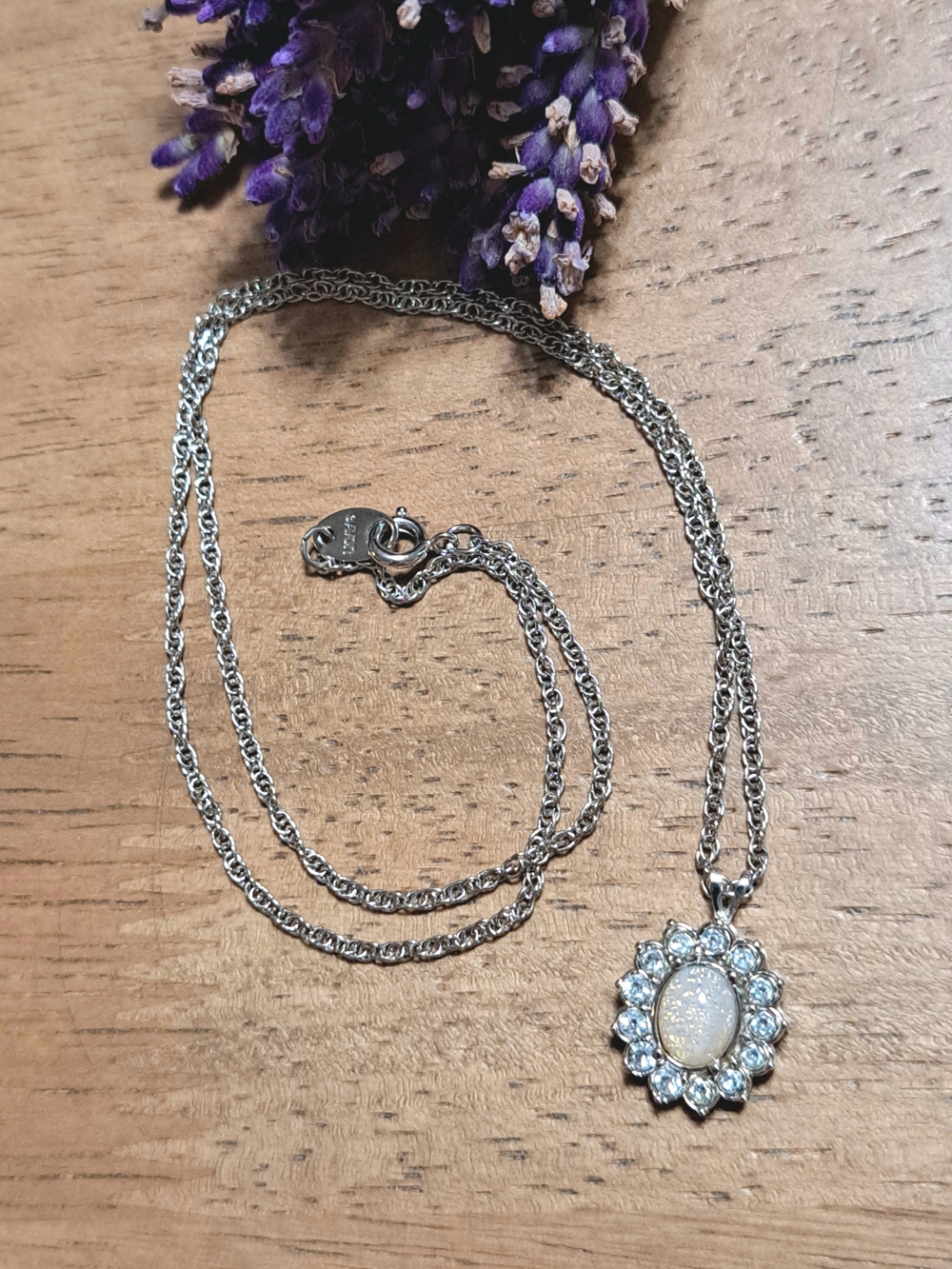 Vintage 18" Avon Opal Pendant Necklace - Picture 2 of 3
